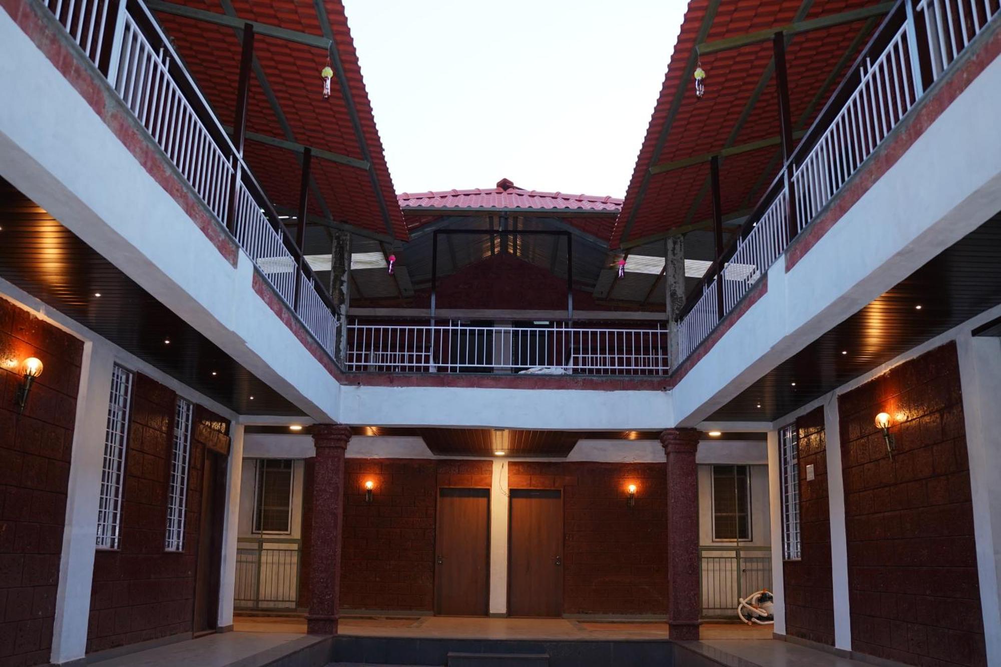 Vanvarsha Resort Chandoli Esterno foto