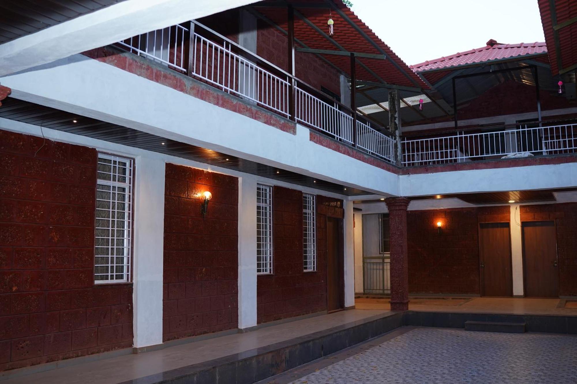 Vanvarsha Resort Chandoli Esterno foto